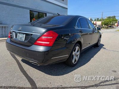 Czwarte zdjęcie samochodu z boku: 2012 MERCEDES-BENZ S 550 4MATIC VIN:WDDNG9EB5CA490925 - miniatura
