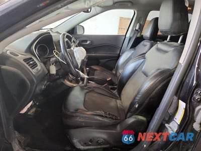 Zdjęcie 7 z 12 samochodu: 2018 JEEP COMPASS LATITUDE VIN:3C4NJDBB2JT345205 - miniatura