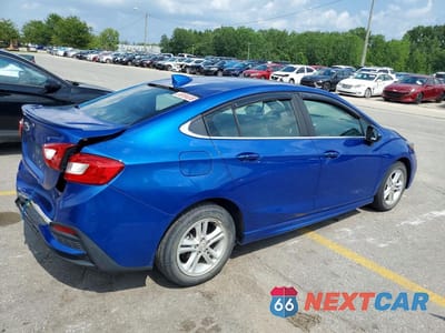 Trzecie zdjęcie samochodu z tyłu: 2018 CHEVROLET CRUZE LT VIN:1G1BE5SM9J7200433 - miniatura