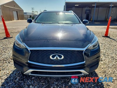 Piąte zdjęcie samochodu w środku: 2018 INFINITI QX30 LUXURY VIN:SJKCH5CR4JA043245 - miniatura