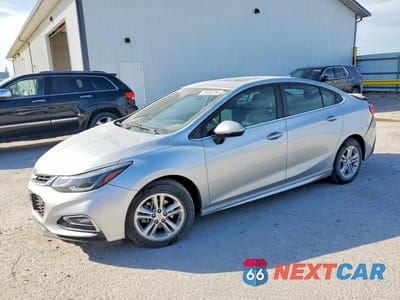 2018 CHEVROLET CRUZE LT 1G1BE5SM0J7177494 - główne zdjęcie licytacji z USA - miniatura