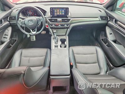 Zdjęcie 8 z 12 samochodu: 2018 HONDA ACCORD SPORT VIN:1HGCV1F30JA116544 - miniatura