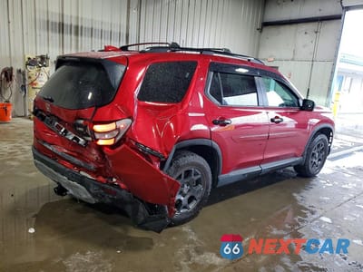 Trzecie zdjęcie samochodu z tyłu: 2025 HONDA PILOT TRAILSPORT VIN:5FNYG1H60SB071054 - miniatura