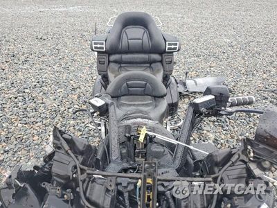 Piąte zdjęcie samochodu w środku: 2004 HONDA GL1800 VIN:1HFSC47034A301638 - miniatura