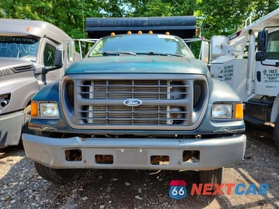 Piąte zdjęcie samochodu w środku: 2000 FORD F650 SUPER DUTY DUMP TRUCK VIN:3FDNF6563YMA30912 - miniatura