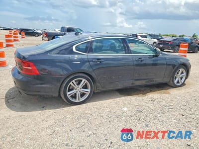 Trzecie zdjęcie samochodu z tyłu: 2018 VOLVO S90 T5 MOMENTUM VIN:LVY982AK5JP007362 - miniatura