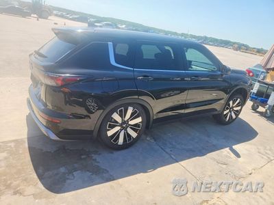 Trzecie zdjęcie samochodu z tyłu: 2026 MITSUBISHI OUTLANDER SE VIN:JA4J3VABXTZ010117 - miniatura