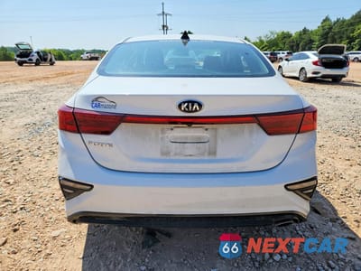 Zdjęcie 6 z 12 samochodu: 2019 KIA FORTE LXS VIN:3KPF24ADXKE069415 - miniatura