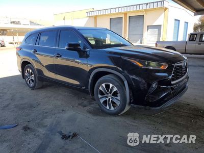 Czwarte zdjęcie samochodu z boku: 2021 TOYOTA HIGHLANDER HYBRID XLE VIN:5TDGBRCH4MS532613 - miniatura
