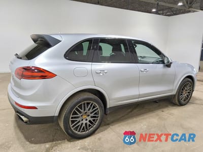 Trzecie zdjęcie samochodu z tyłu: 2017 PORSCHE CAYENNE VIN:WP1AA2A23HKA86464 - miniatura