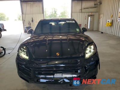 Piąte zdjęcie samochodu w środku: 2026 PORSCHE CAYENNE COUPE VIN:WP1BA2AY9TDA35072 - miniatura