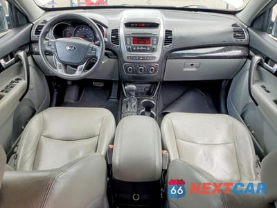 Zdjęcie 8 z 13 samochodu: 2015 KIA SORENTO LX VIN:5XYKTCA60FG636117 - miniatura