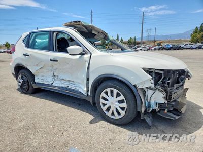 Czwarte zdjęcie samochodu z boku: 2020 NISSAN ROGUE S VIN:5N1AT2MT3LC806120 - miniatura