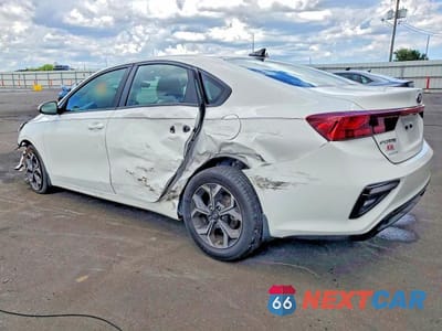 Drugie zdjęcie samochodu z przodu: 2019 KIA FORTE LXS VIN:3KPF24AD9KE128499 - miniatura