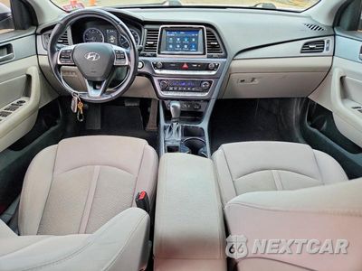 Zdjęcie 8 z 12 samochodu: 2019 HYUNDAI SONATA SEL VIN:5NPE34AF5KH816912 - miniatura