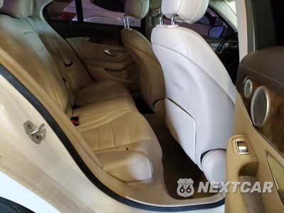 Zdjęcie 10 z 12 samochodu: 2015 MERCEDES-BENZ C 300 4MATIC VIN:55SWF4KB9FU009237 - miniatura