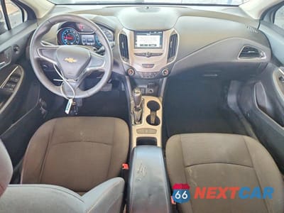 Zdjęcie 8 z 12 samochodu: 2018 CHEVROLET CRUZE LS VIN:1G1BC5SM1J7149726 - miniatura