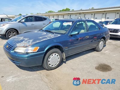 1997 TOYOTA CAMRY LE 4T1BG22K6VU748598 - główne zdjęcie licytacji z USA - miniatura