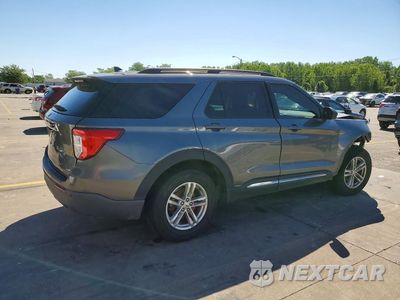 Trzecie zdjęcie samochodu z tyłu: 2022 FORD EXPLORER VIN:1FMSK8DH6NGB81181 - miniatura