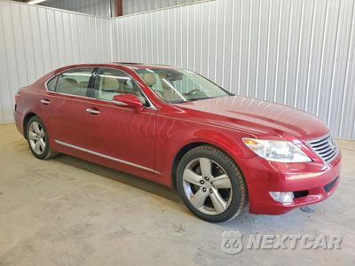Czwarte zdjęcie samochodu z boku: 2010 LEXUS LS 460L VIN:JTHGL5EF7A5039896 - miniatura