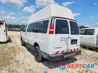 Drugie zdjęcie samochodu z przodu: 2005 CHEVROLET EXPRESS 3500 VIN:1GAHG35U751115037 - miniatura