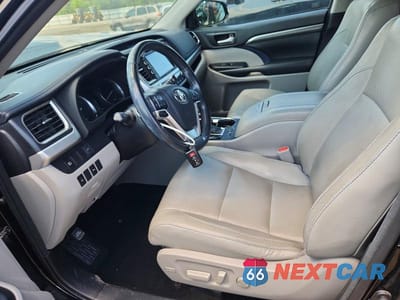 Zdjęcie 7 z 12 samochodu: 2017 TOYOTA HIGHLANDER HYBRID LIMITED VIN:5TDDGRFH0HS026136 - miniatura