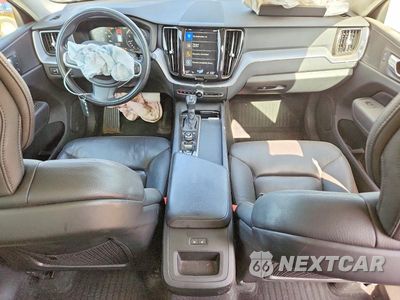 Zdjęcie 8 z 12 samochodu: 2020 VOLVO XC60 T5 MOMENTUM VIN:YV4102RK7L1416286 - miniatura