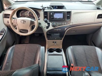 Zdjęcie 8 z 13 samochodu: 2012 TOYOTA SIENNA SPORT VIN:5TDXK3DC8CS232233 - miniatura
