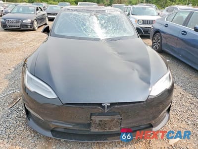 Piąte zdjęcie samochodu w środku: 2021 TESLA MODEL S VIN:5YJSA1E61MF449753 - miniatura