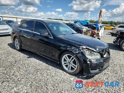 Czwarte zdjęcie samochodu z boku: 2012 MERCEDES-BENZ C 300 4MATIC VIN:WDDGF8BB0CF910510 - miniatura