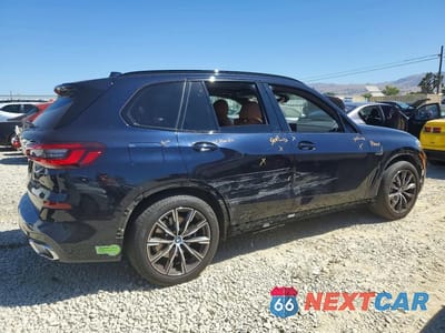 Trzecie zdjęcie samochodu z tyłu: 2023 BMW X5 XDRIVE45E VIN:5UXTA6C01P9P60130 - miniatura