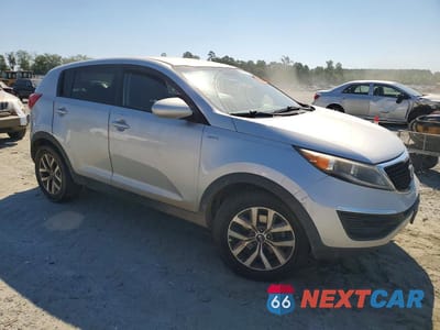 Czwarte zdjęcie samochodu z boku: 2016 KIA SPORTAGE LX VIN:KNDPBCAC2G7864410 - miniatura