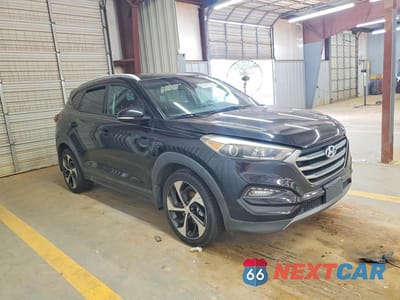 Czwarte zdjęcie samochodu z boku: 2016 HYUNDAI TUCSON SPORT VIN:KM8J3CA24GU069334 - miniatura