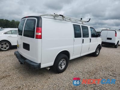 Trzecie zdjęcie samochodu z tyłu: 2020 CHEVROLET EXPRESS G2500 VIN:1GCWGAFPXL1253843 - miniatura