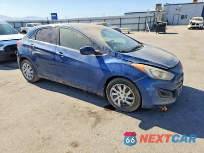 Czwarte zdjęcie samochodu z boku: 2016 HYUNDAI ELANTRA GT BASE VIN:KMHD35LHXGU266647 - miniatura