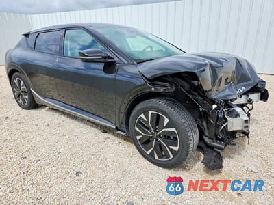 Czwarte zdjęcie samochodu z boku: 2024 KIA EV6 WIND VIN:KNDC34LA4R5193849 - miniatura
