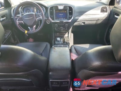 Zdjęcie 8 z 12 samochodu: 2015 CHRYSLER 300 LIMITED VIN:2C3CCAAG5FH785775 - miniatura