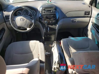 Zdjęcie 8 z 13 samochodu: 2004 TOYOTA SIENNA LE 8 PASSENGER VIN:5TDZA23C74S057918 - miniatura