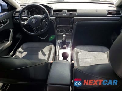 Zdjęcie 8 z 12 samochodu: 2017 VOLKSWAGEN PASSAT SE VIN:1VWBT7A3XHC019812 - miniatura