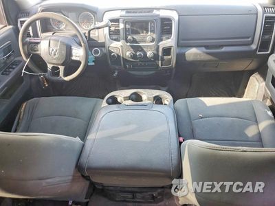 Zdjęcie 8 z 12 samochodu: 2016 RAM 2500 SLT VIN:3C6UR5JL8GG336005 - miniatura