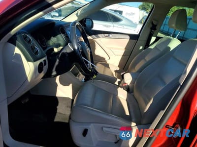 Zdjęcie 7 z 13 samochodu: 2010 VOLKSWAGEN TIGUAN S VIN:WVGAV7AX4AW002306 - miniatura