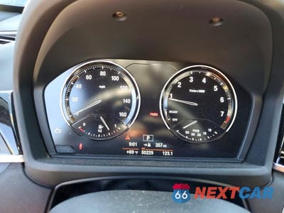 Zdjęcie 9 z 13 samochodu: 2018 BMW X1 XDRIVE28I VIN:WBXHT3C31J5L33882 - miniatura