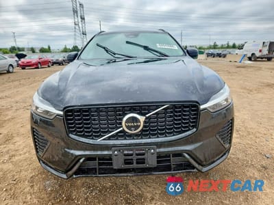 Piąte zdjęcie samochodu w środku: 2024 VOLVO XC60 PLUS VIN:YV4L12RL7R1846276 - miniatura