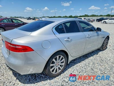 Trzecie zdjęcie samochodu z tyłu: 2019 JAGUAR XE VIN:SAJAR4FX8KCP48374 - miniatura