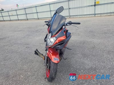 Drugie zdjęcie samochodu z przodu: 2011 YAMAHA FZ6 R VIN:JYARJ18E3BA006622 - miniatura
