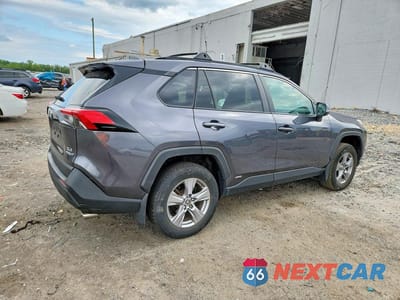 Trzecie zdjęcie samochodu z tyłu: 2024 TOYOTA RAV4 HYBRID XLE VIN:4T3RWRFV5RU114002 - miniatura
