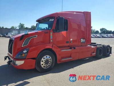 2016 VOLVO VNL SEMI TRUCK 4V4NC9EH3GN949897 - główne zdjęcie licytacji z USA - miniatura