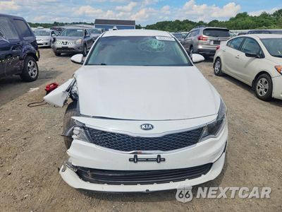 Piąte zdjęcie samochodu w środku: 2017 KIA OPTIMA LX VIN:5XXGT4L31HG157002 - miniatura
