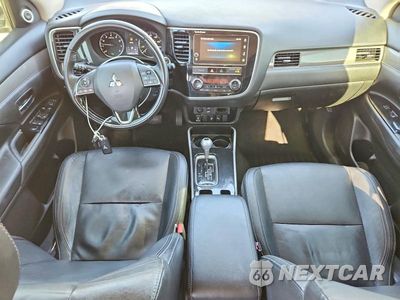 Zdjęcie 8 z 13 samochodu: 2019 MITSUBISHI OUTLANDER SE VIN:JA4AD3A38KZ006897 - miniatura