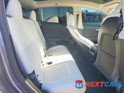 Zdjęcie 11 z 13 samochodu: 2025 TESLA MODEL Y VIN:7SAYGDEE7SF240633 - miniatura